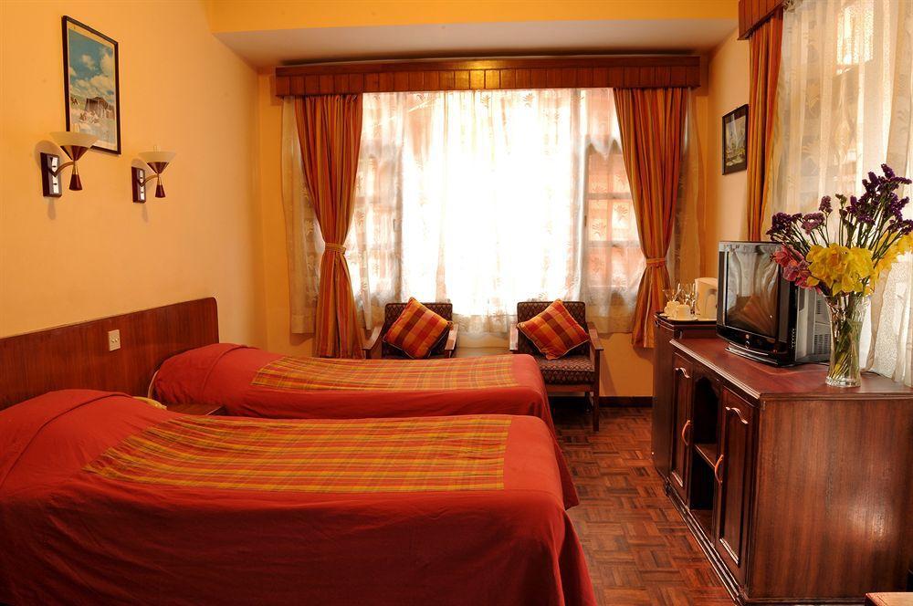 Hotel Excelsior Katmandou Extérieur photo