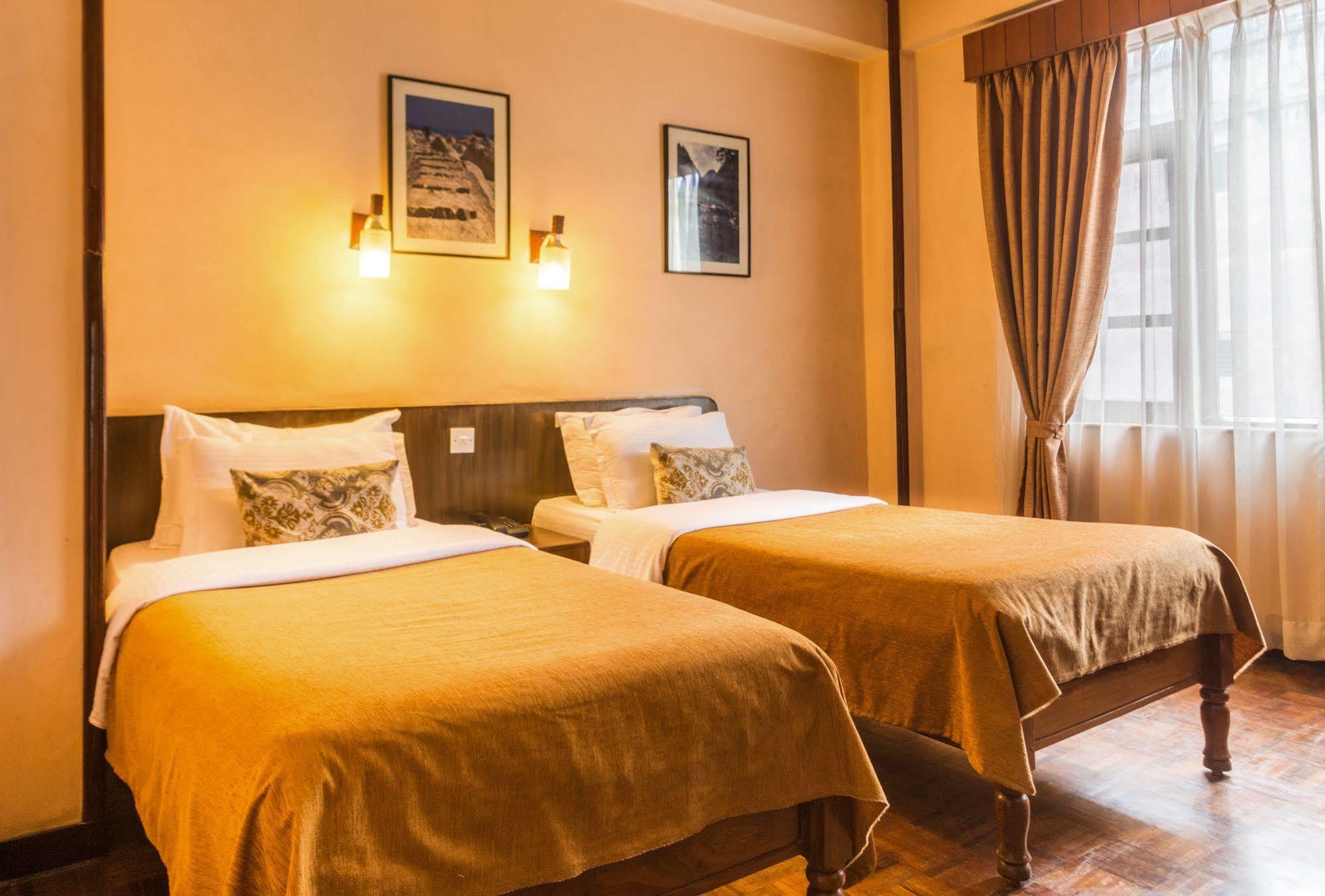 Hotel Excelsior Katmandou Extérieur photo