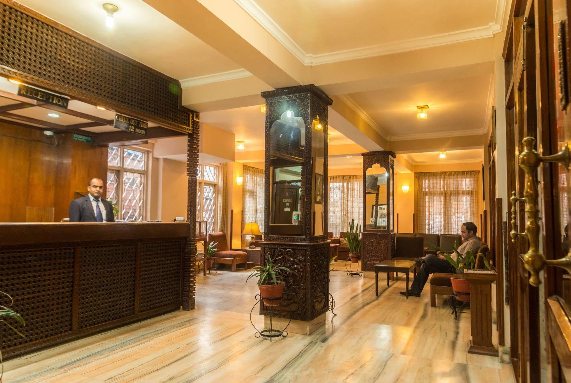 Hotel Excelsior Katmandou Extérieur photo