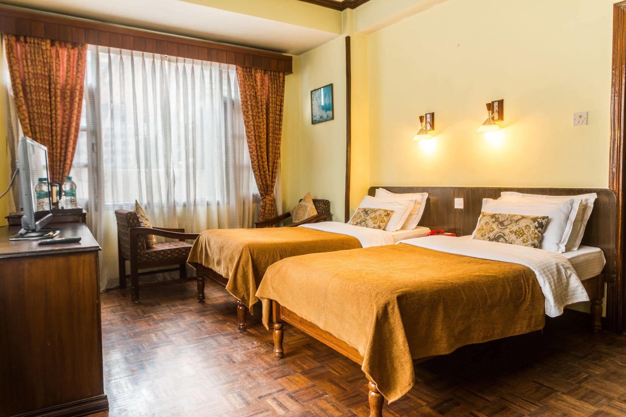 Hotel Excelsior Katmandou Extérieur photo