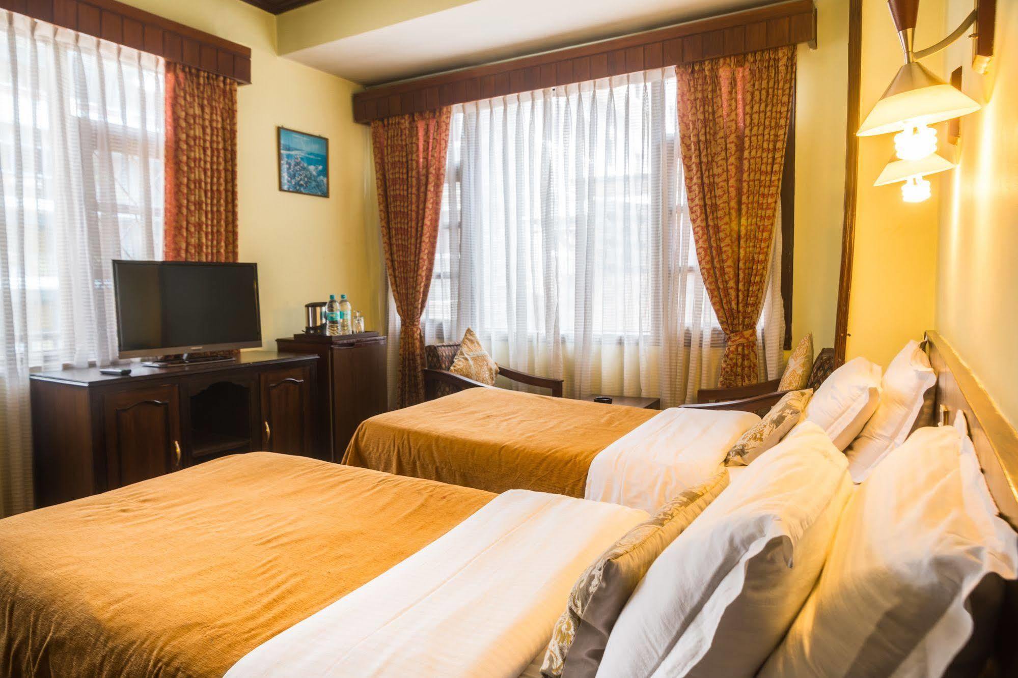 Hotel Excelsior Katmandou Extérieur photo