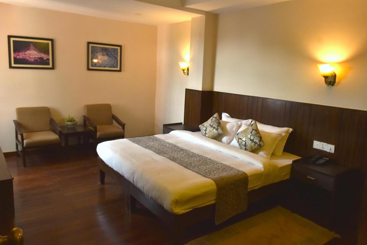 Hotel Excelsior Katmandou Extérieur photo